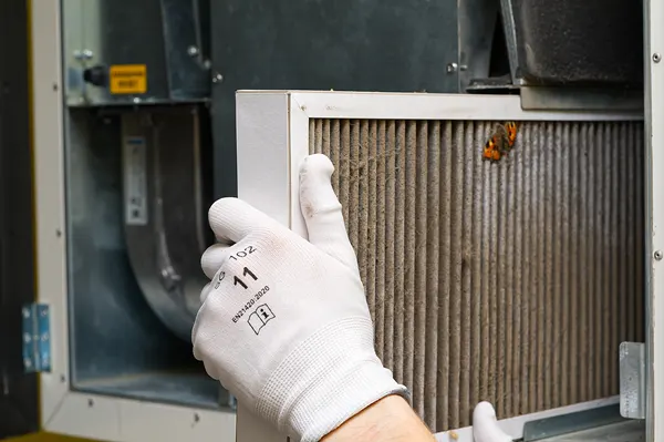 replacing-the-furnace-air-filter