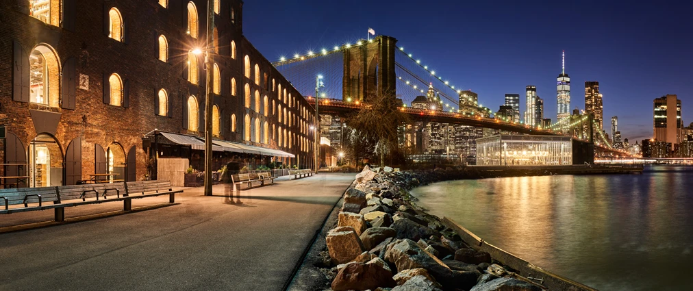 Scene of Brooklyn, New York for article on the best way to maintain your refrigerator in this city.