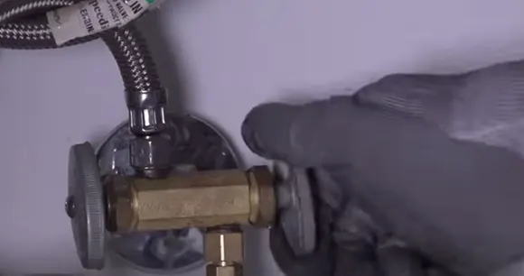 shut-off-the-water-supply-cut-off-valve-image