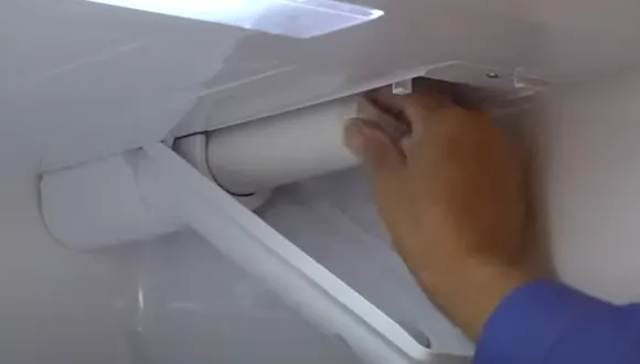 wiggle-the-refrigerator-water-filter-to-install-or-remove-it